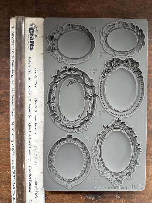 IOD Vintage Brooches Mould, 6" x 10"