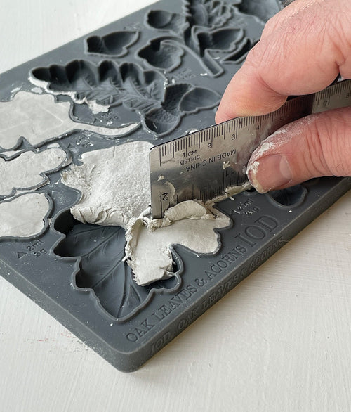 NEW IOD Oak Leaves & Acorns Silicone Mould, 6" x 10" - Decoupage Central